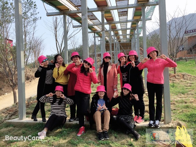做智慧女人  建巾幗新功